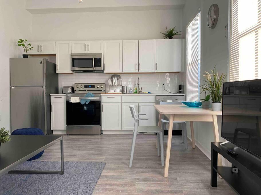 Chic Bungalow Apartment Steps From Armature Works & Downtown Riverwalk Τάμπα Εξωτερικό φωτογραφία
